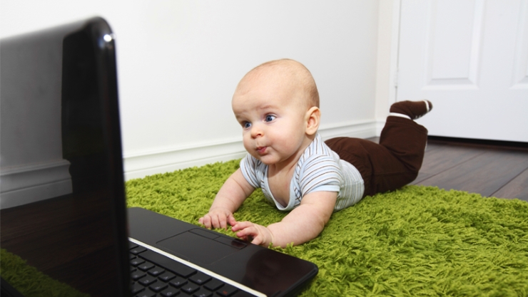 431798-baby-and-laptop