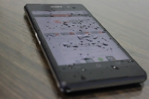 Xperia Z2 review cover