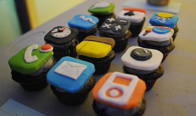 [تصویر: 363171-iphone-cupcakes.jpg]