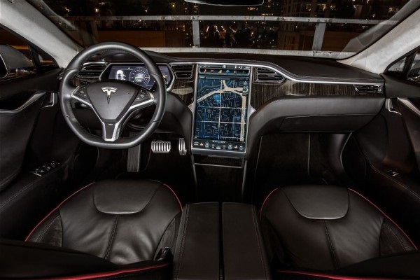 Tesla-Model-S-dash-640x400