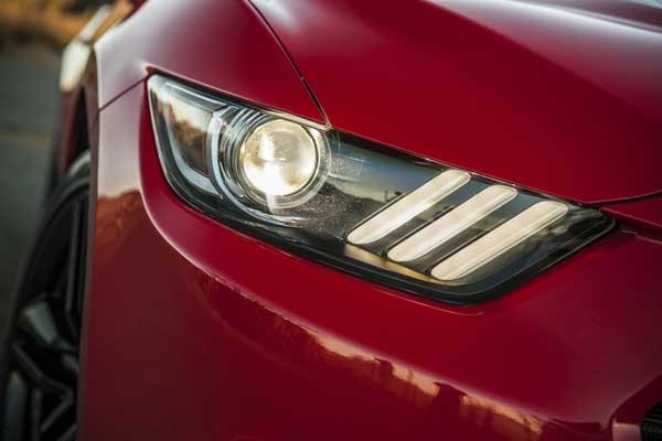 2015-ford-mustang-ecoboost-headlight-02