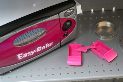 your-easy-bake-oven-let-you-pretend-you-knew-how-to-bake-stuff-without-any-of-the-liability-of-using-a-real-stove