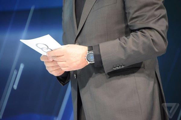 Mysterious-LG-smartwatch-spotted-at-CES-2015