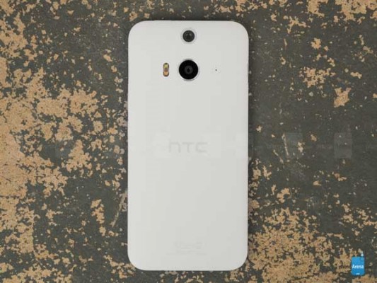 HTC-Butterfly-2-4