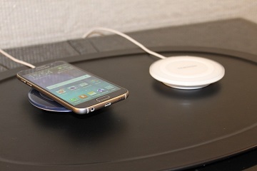 2-you-can-also-charge-samsungs-new-phone-wirelessly-with-a-charging-pad-instead-of-plugging-it-in