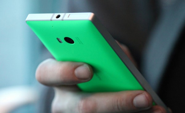 Nokia-Lumia-930_green