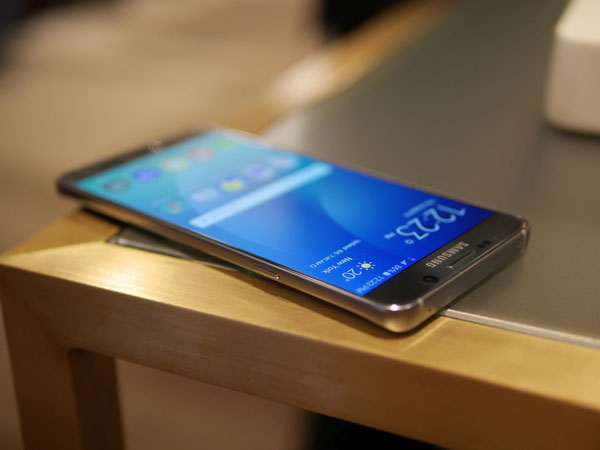 Samsung-Galaxy-Note5-(4)