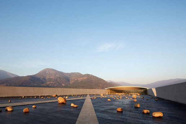 a-vineyard-nestled-in-the-chilean-andes-is-smiljan-radis-latest-architectural-tour-de-force