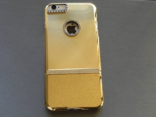 iPhone-6-Plus-case-is-made-out-of-117g-of-solid-gold-2