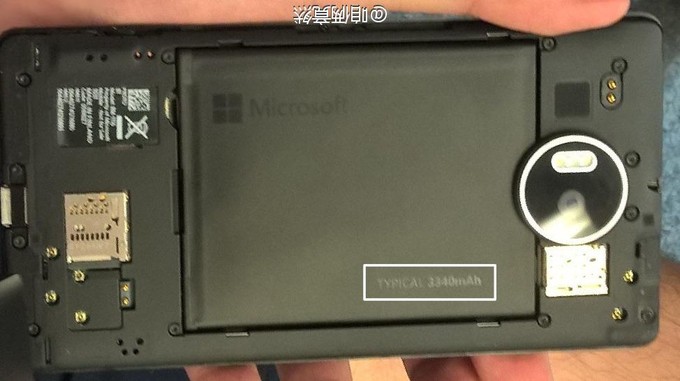 Lumia-950-XL-removable-battery