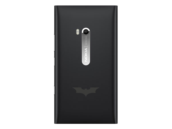 Nokia-Lumia-900-The-Dark-Knight-Rises-limited-edition