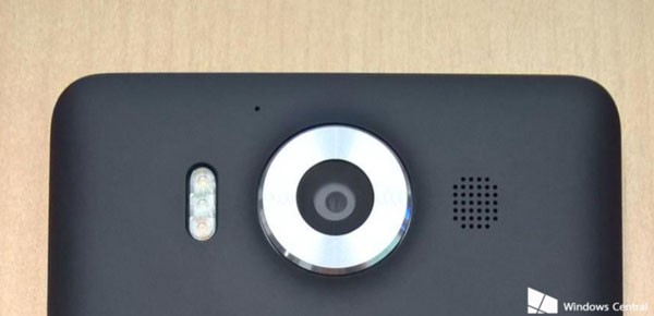 Triple-LED-flash-is-also-coming-with-the-Lumia-950