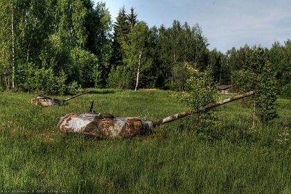 abandoned-army-tanks-that-have-become-a-part-of-nature-9