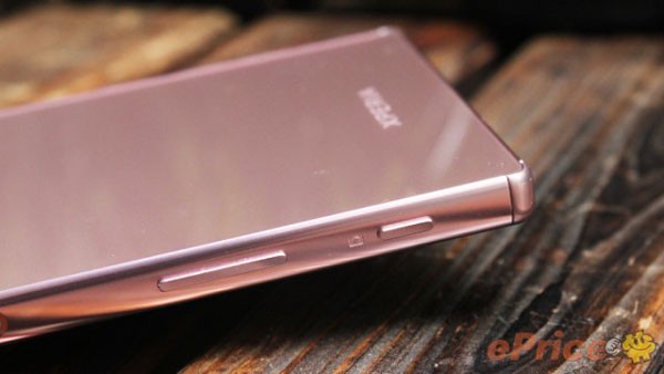 Pink-Xperia-Z5-Premium-Hands-on_8-640x360