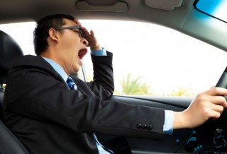 ۱۰ توصیه مفید برای مبارزه با خواب آلودگی هنگام رانندگی