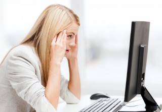 ۱۰ روش برای جلوگیری از خستگی چشم‌ها هنگام کار با رایانه