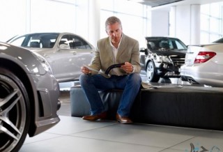 هنگام مراجعه به بنگاه معاملات خودرو، مراقب این ۵ ترفند باشید!