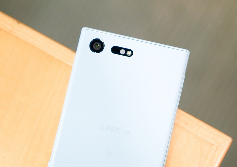 sony-xperia-x-compact-2