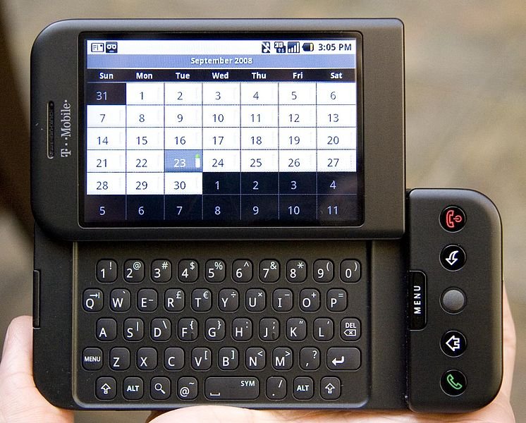 سال ۲۰۰۶ پر از اتفاقات خوب برای گوگل بود و در ادامه‌ی این روند، اولین گوشی اندرویدی دنیا که برای فروش عرضه شده بود، توسط شرکت HTC تولید شد. امروزه اندروید عنوان محبوب‌ترین سیستم عامل دنیا را به خود اختصاص داده است.