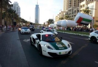 نگاهی به ۱۰ خودروی لوکس ناوگان پلیس در دبی!
