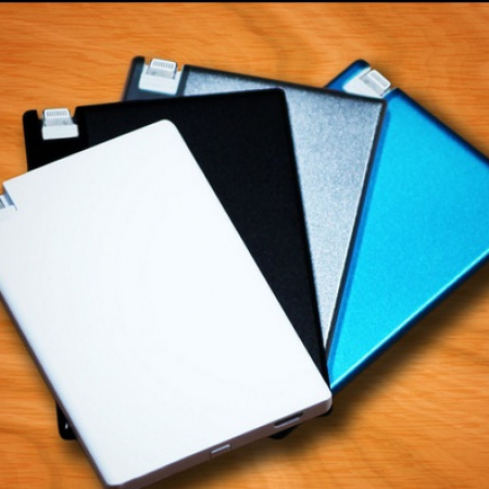 با TravelCard، باتری ناجی و همراه آیفون یا دستگاه اندرویدی آشنا شوید