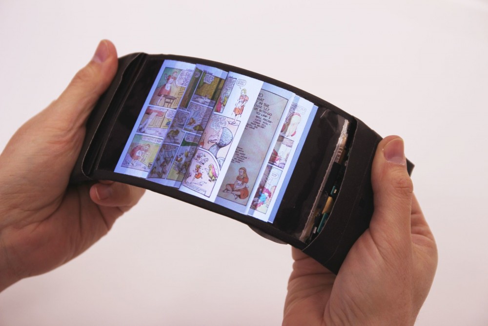 رفلکس نمونه اولیه یک گوشی هوشمند با صفحه‌نمایش انعطاف‌پذیر است