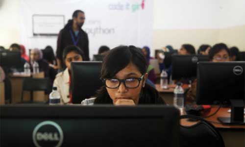 دست‌مزد زنان برنامه‌نویس کامپیوتر 5.4 درصد از برنامه‌نویسان مرد کم‌تر است