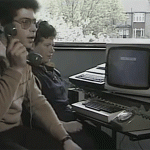 پیام‌رسانی آنلاین به وسیله رایانه‌های دهه 80 میلادی (به همراه ویدیو)