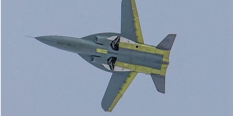 هواپیما جنگنده جدید روس‌ها مجهز به دو بال اضافی در عقب است!