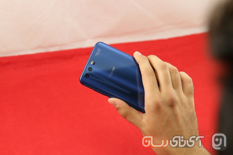 Huawei-Honor-9-Review-Mojtaba-11 ۴ دلیل برای اینکه گوشی‌های آنر را بخریم  