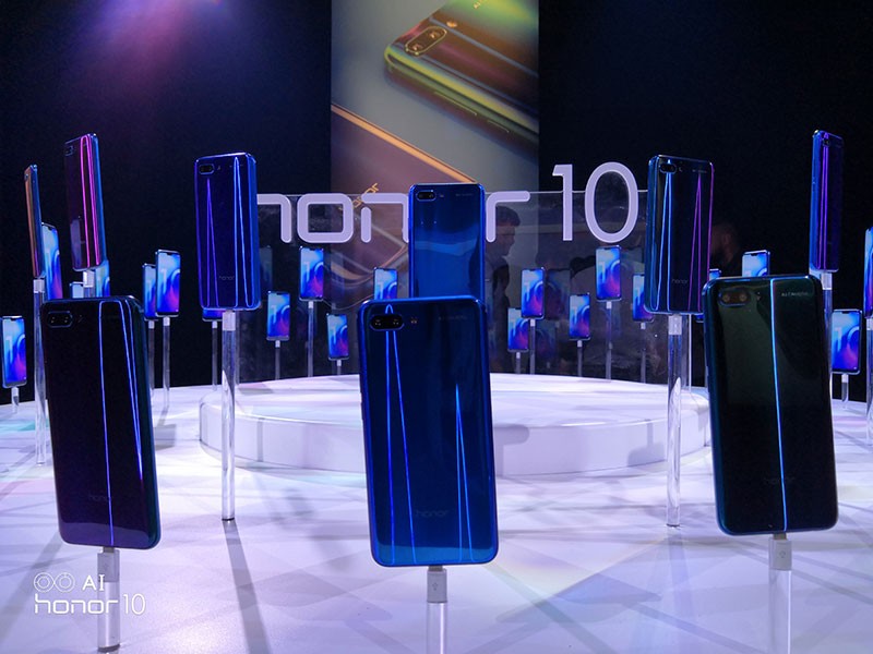 honor-10-2 گوشی آنر 10 به‌صورت جهانی معرفی شد  