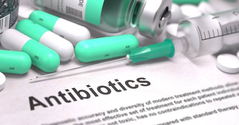 antibiotics اگر یک وعده مصرفی آنتی‌بیوتیک را فراموش کنیم چه اتفاقی در بدن ما می‌افتد؟  