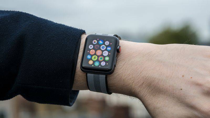 apple-watch-series-3-6 مقایسه سری‌های مختلف اپل واچ: تفاوت‌ها و شباهت‌ها  