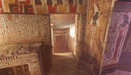 da5c723ac284171858dce510e0c25f71-450x257 محققان برای نجات مقبره باستانی ملکه نفرتاری از فناوری واقعیت مجازی (VR) کمک گرفتند  