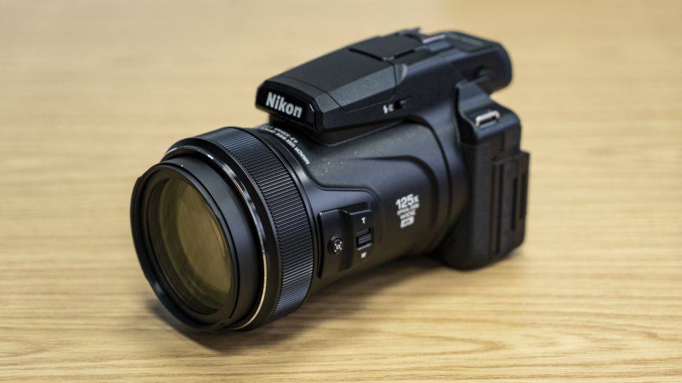 نیکون از دوربین P1000 با قدرتمندترین لنز زوم دنیا پرده برداشت