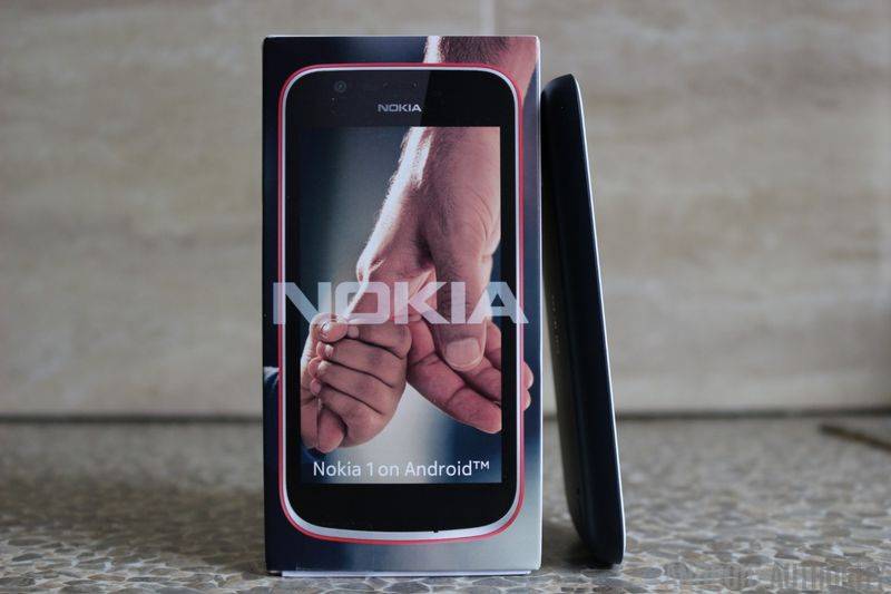 Nokia-1-04 ۴ دلیل برای این‌که نوکیا ۱ را نخریم!  