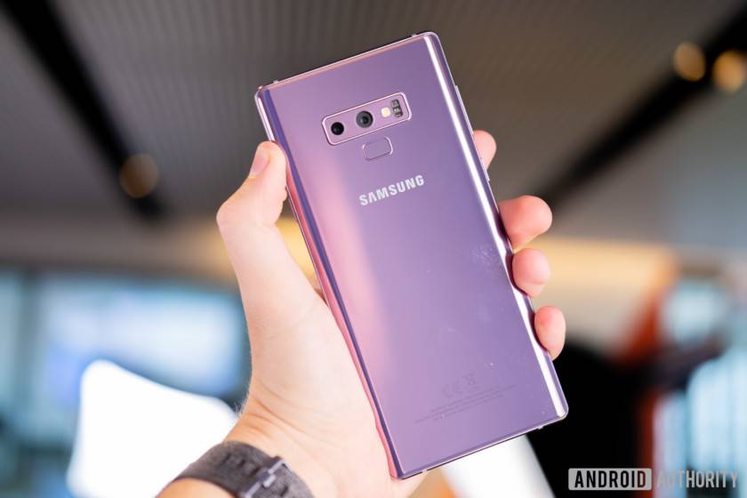 Samsung-Galaxy-Note-9-Hands-On-19-840x560 آیا گوشی‌های هوشمند هواوی ارزش کپی‌برداری دارند؟!  