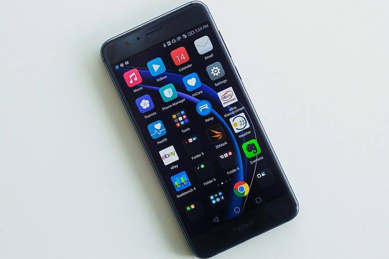 AndroidPIT-Honor-8 چگونه حالت شب (Night Mode) را در گوشی‌های اندرویدی فعال کنیم؟  