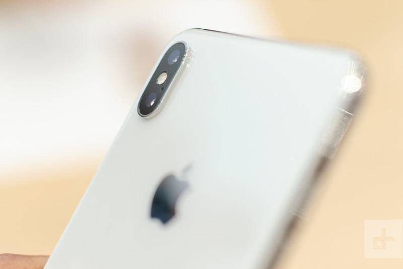 Apple-iPhone-Xs-Max-4 بررسی آی‌فون Xs مکس اپل: ترکیبی از خوب‌ها!  