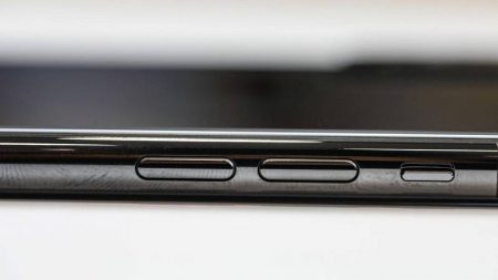 Apple-iPhone-Xs-Preview-Mojtaba-3-450x253 بررسی اولیه آی‌فون Xs اپل: آقای بهبودیافته!  