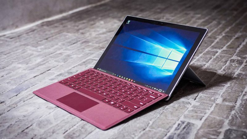 Lightweight-Laptops-3-e1536698644720 سبک‌ترین لپ‌تاپ‌های ۲۰۱۸ که باید از بازار بخرید  