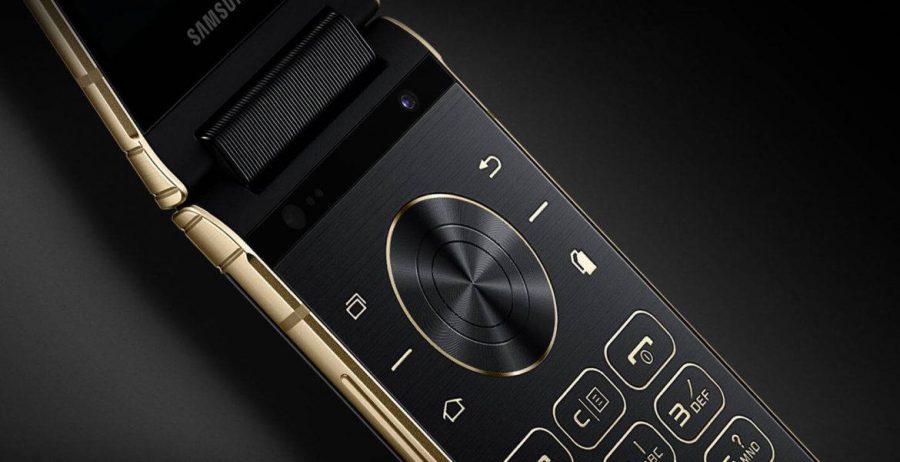 samsungflipphone-1170x600-e1535960896418 احتمال عرضه یک گوشی هوشمند از سامسونگ با دوربین چهارگانه!  