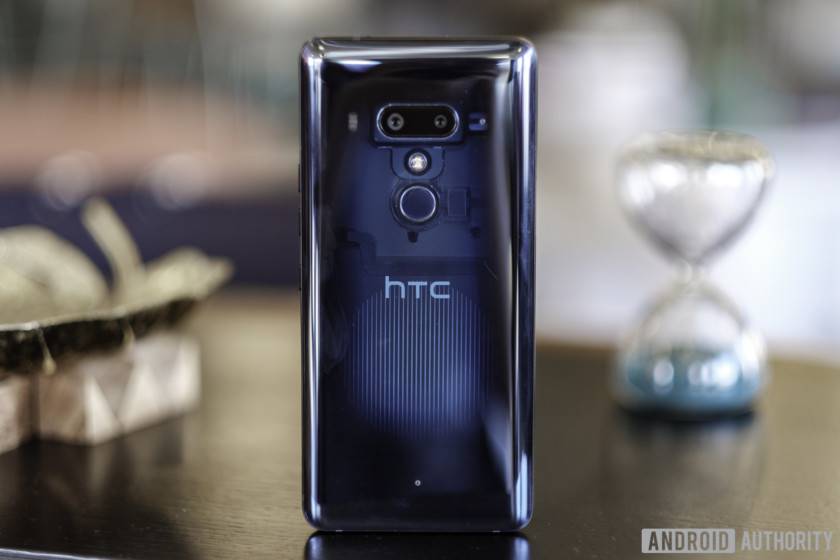 HTC-U12-Plus-1-of-11-840x560 آیا وجود بیش از 3 دوربین اصلی در یک اسمارت‌فون واقعا لازم است؟  