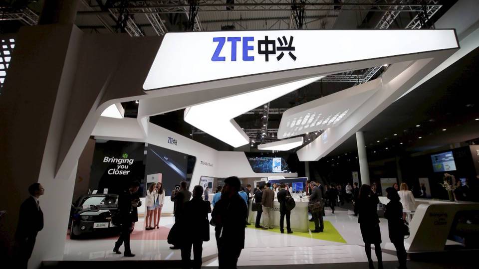 آخرین خبر‌ها از پتنت ثبت شده گوشی هوشمند انعطاف‌پذیر شرکت ZTE بعد از تحریم!