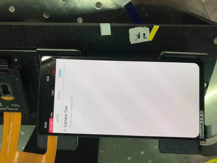 Samsung-Galaxy-S10-Plus-Prototyp-740x555 انتشار تصویر زنده اسمارت‌فون سامسونگ گلکسی S10 در ایستگاه متروی کره‌جنوبی  