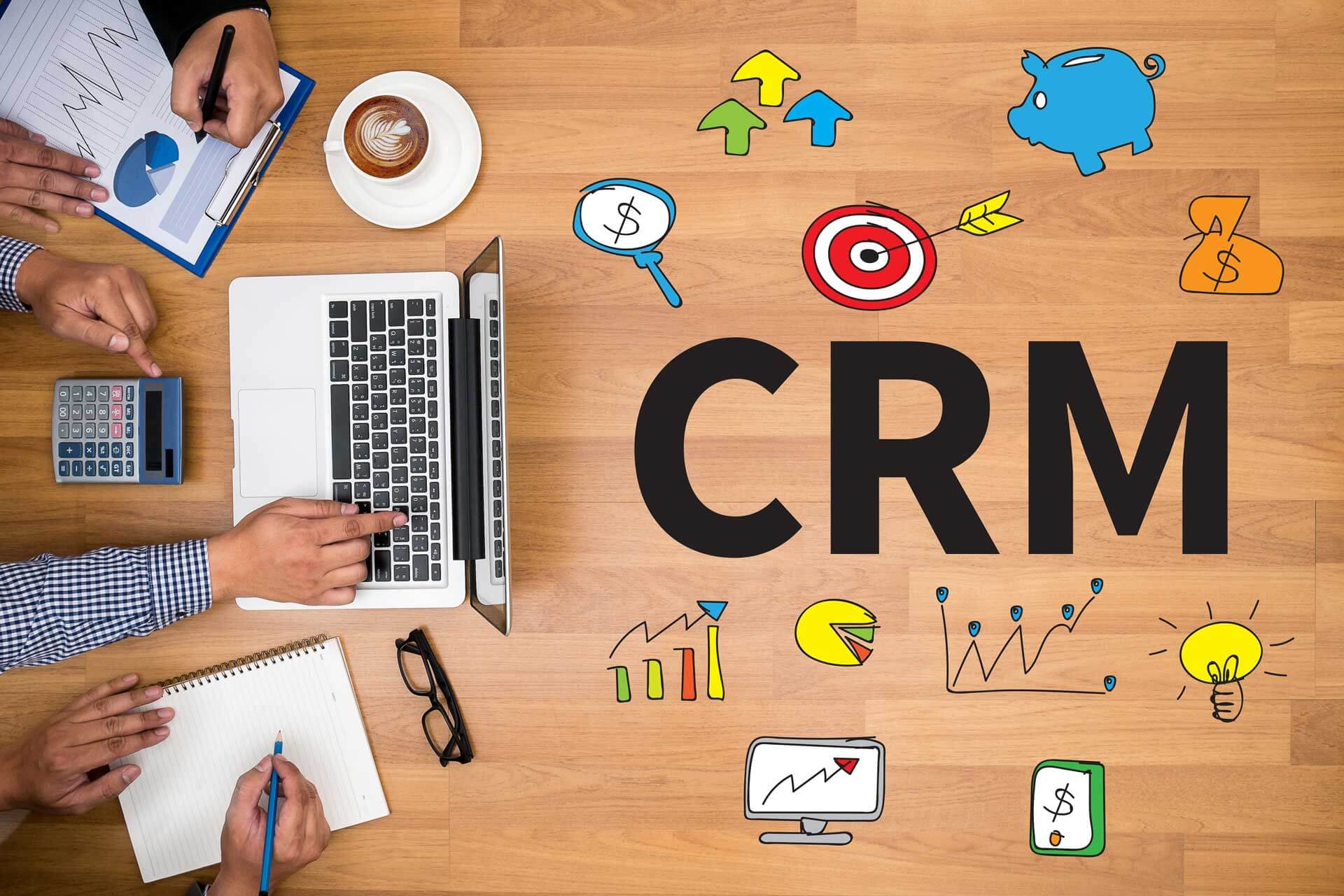 CRM چیست و چگونه به کسب‌وکارها کمک می‌کند؟