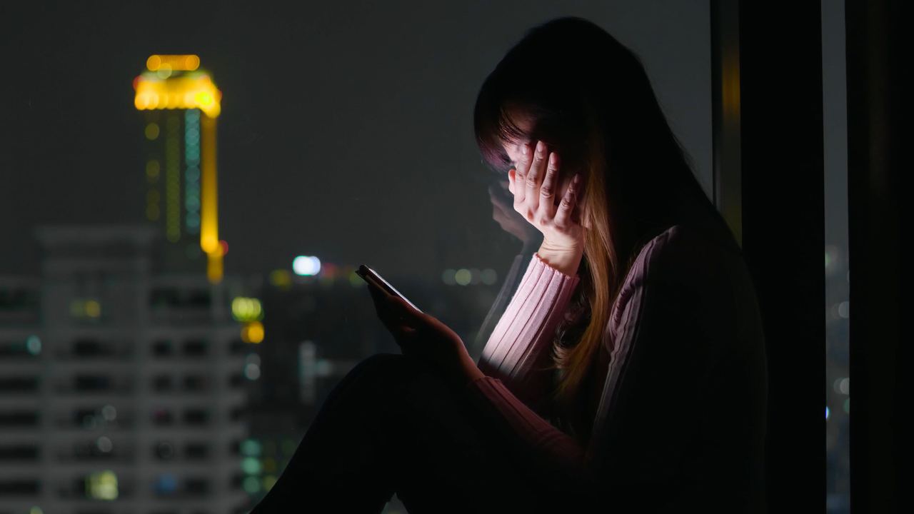 نقش تکنولوژی و تلفن همراه در خودکشی