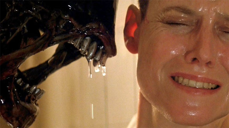 سکانس معروف فیلم بیگانه ها Aliens معرفی بهترین فیلم های علمی تخیلی تاریخ جهان
