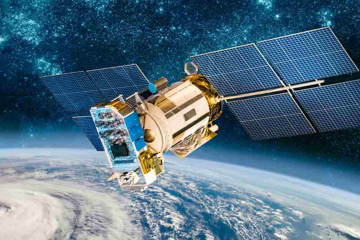 water tracking satellite قطب آی تی