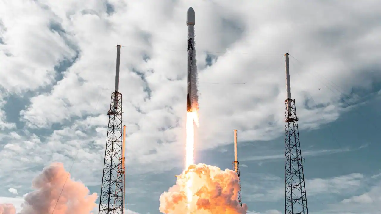 Falcon 9 launched 143 spacecraft to orbit completing the first dedicated Rideshare mission TwiSpaX قطب آی تی